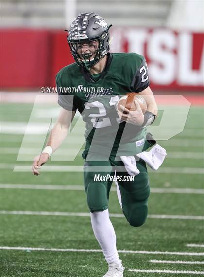 Thumbnail 2 in Westhampton Beach vs. Half Hollow Hills West (Section 11 D3 Suffolk Final) photogallery.