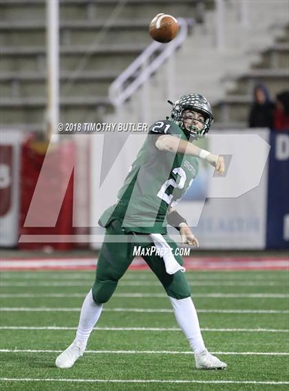 Thumbnail 3 in Westhampton Beach vs. Half Hollow Hills West (Section 11 D3 Suffolk Final) photogallery.