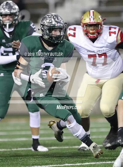 Thumbnail 3 in Westhampton Beach vs. Half Hollow Hills West (Section 11 D3 Suffolk Final) photogallery.