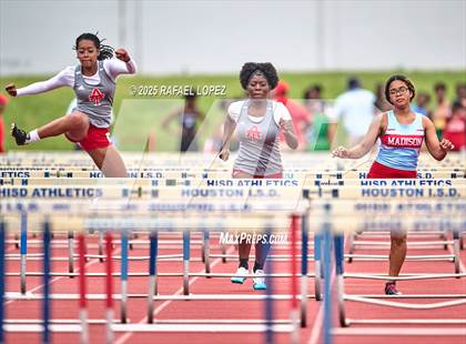 Thumbnail 1 in JV: Dave Bethany Relays (100M Hurdles) photogallery.