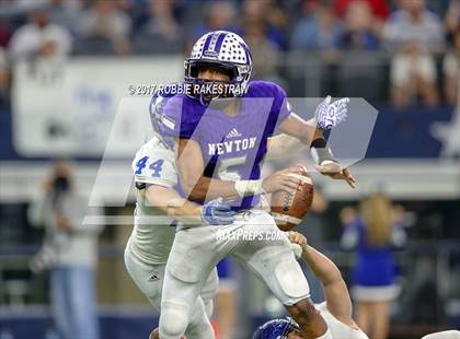 Thumbnail 2 in Gunter vs. Newton (UIL 3A Division 2 Final) photogallery.