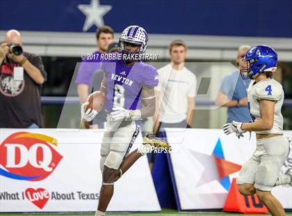 Thumbnail 2 in Gunter vs. Newton (UIL 3A Division 2 Final) photogallery.