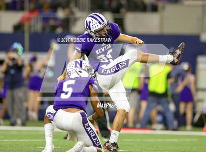 Thumbnail 3 in Gunter vs. Newton (UIL 3A Division 2 Final) photogallery.