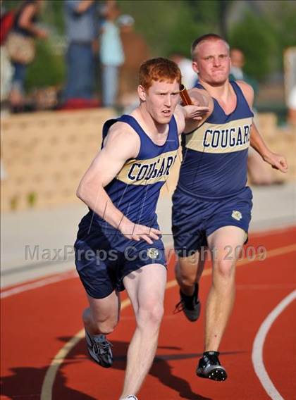 Thumbnail 2 in Oakland County High School Track & Field Championships photogallery.