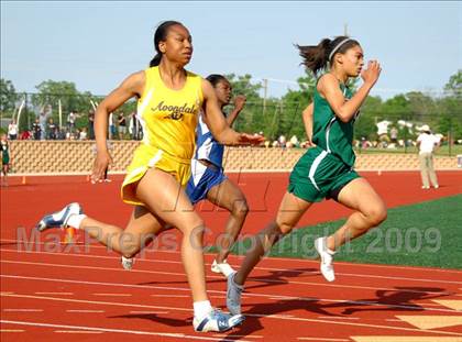 Thumbnail 2 in Oakland County High School Track & Field Championships photogallery.