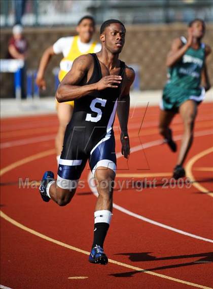 Thumbnail 1 in Oakland County High School Track & Field Championships photogallery.