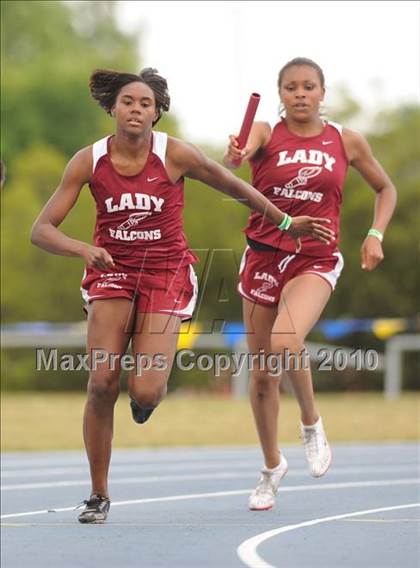 Thumbnail 1 in NCHSAA 3A Track and Field Championships photogallery.