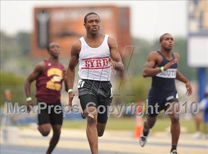 Thumbnail 3 in NCHSAA 3A Track and Field Championships photogallery.