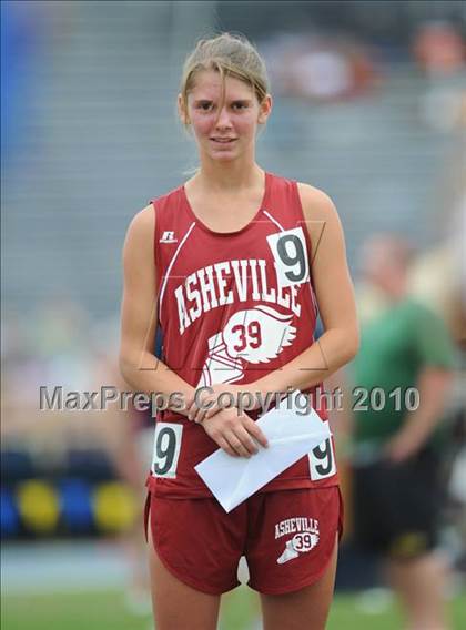 Thumbnail 3 in NCHSAA 3A Track and Field Championships photogallery.