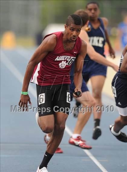 Thumbnail 3 in NCHSAA 3A Track and Field Championships photogallery.