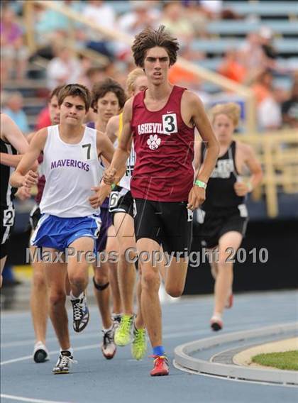 Thumbnail 3 in NCHSAA 3A Track and Field Championships photogallery.