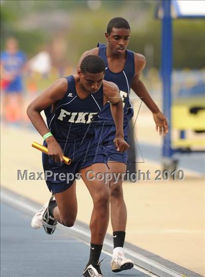 Thumbnail 3 in NCHSAA 3A Track and Field Championships photogallery.