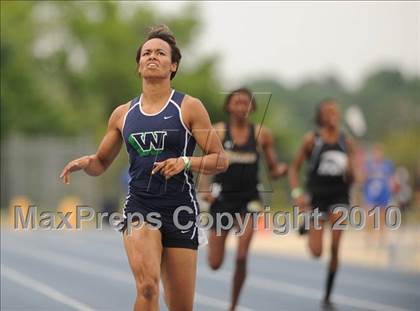 Thumbnail 3 in NCHSAA 3A Track and Field Championships photogallery.
