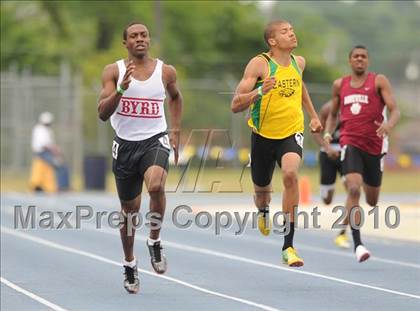 Thumbnail 3 in NCHSAA 3A Track and Field Championships photogallery.