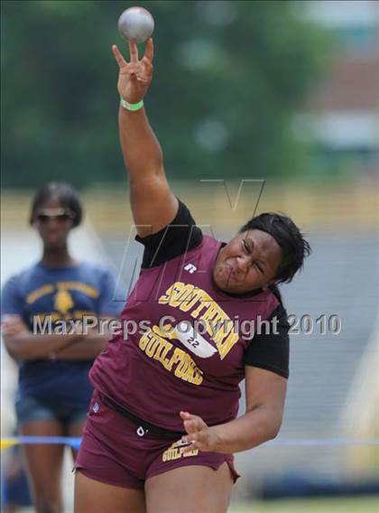 Thumbnail 2 in NCHSAA 3A Track and Field Championships photogallery.