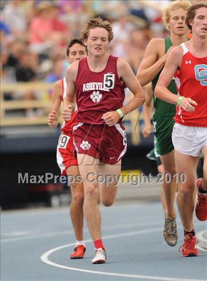 Thumbnail 1 in NCHSAA 3A Track and Field Championships photogallery.