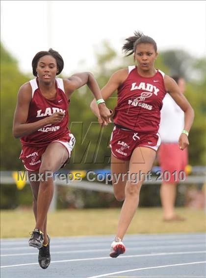 Thumbnail 2 in NCHSAA 3A Track and Field Championships photogallery.