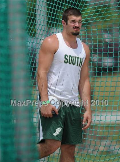 Thumbnail 3 in NCHSAA 3A Track and Field Championships photogallery.
