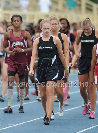 Thumbnail 3 in NCHSAA 3A Track and Field Championships photogallery.