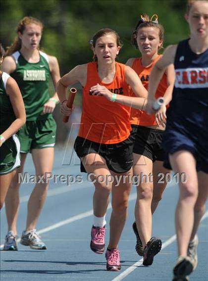 Thumbnail 1 in NCHSAA 3A Track and Field Championships photogallery.