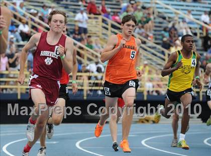 Thumbnail 1 in NCHSAA 3A Track and Field Championships photogallery.