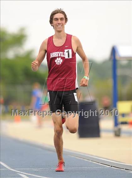 Thumbnail 2 in NCHSAA 3A Track and Field Championships photogallery.