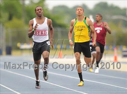 Thumbnail 2 in NCHSAA 3A Track and Field Championships photogallery.