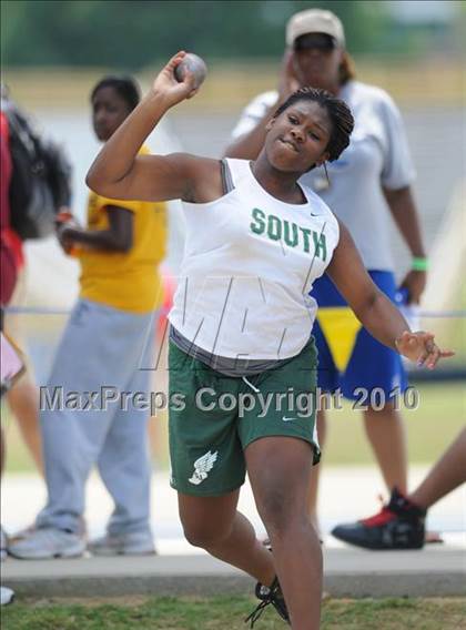 Thumbnail 3 in NCHSAA 3A Track and Field Championships photogallery.