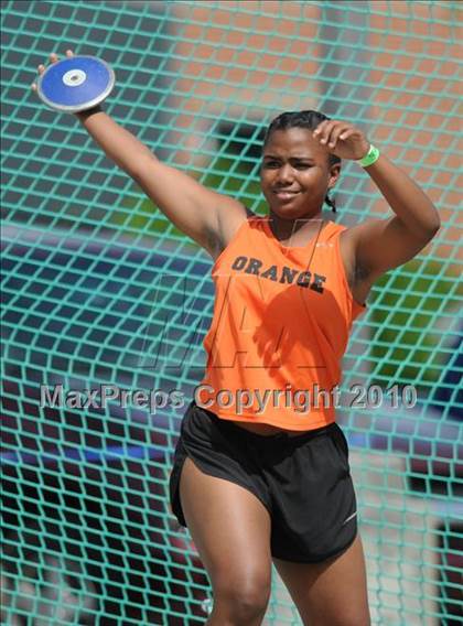 Thumbnail 3 in NCHSAA 3A Track and Field Championships photogallery.