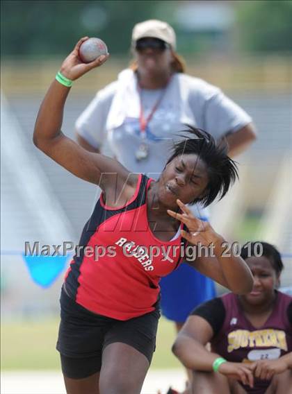 Thumbnail 1 in NCHSAA 3A Track and Field Championships photogallery.