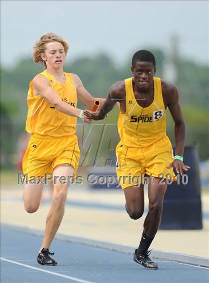 Thumbnail 3 in NCHSAA 3A Track and Field Championships photogallery.