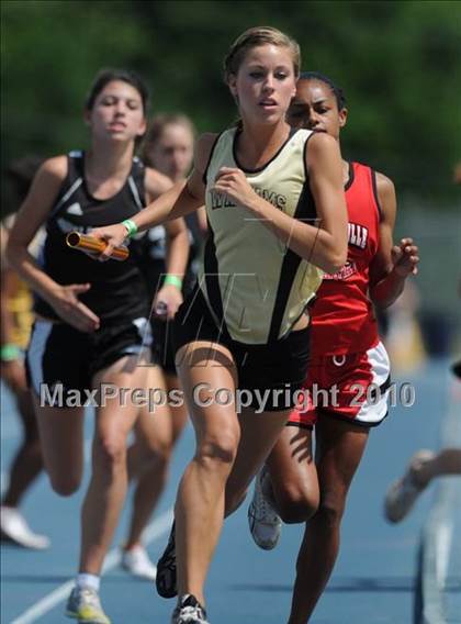 Thumbnail 3 in NCHSAA 3A Track and Field Championships photogallery.