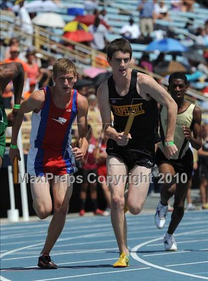 Thumbnail 3 in NCHSAA 3A Track and Field Championships photogallery.
