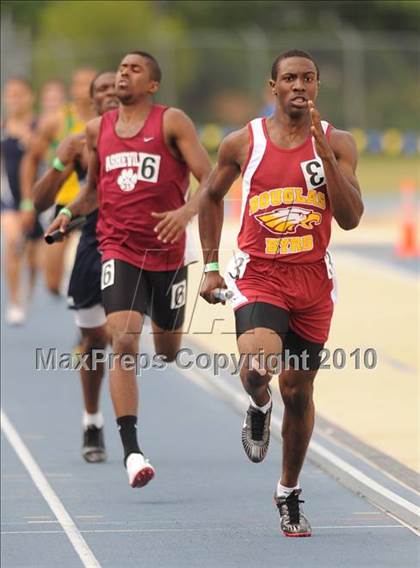Thumbnail 1 in NCHSAA 3A Track and Field Championships photogallery.