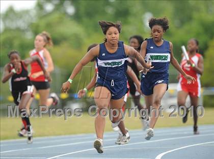 Thumbnail 3 in NCHSAA 3A Track and Field Championships photogallery.