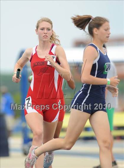 Thumbnail 3 in NCHSAA 3A Track and Field Championships photogallery.