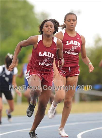 Thumbnail 1 in NCHSAA 3A Track and Field Championships photogallery.