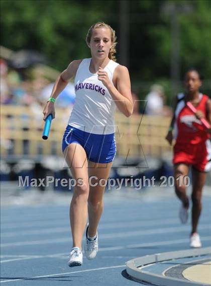 Thumbnail 1 in NCHSAA 3A Track and Field Championships photogallery.