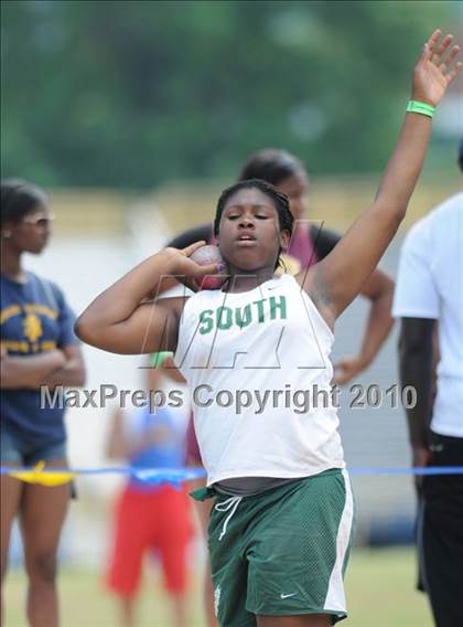 Thumbnail 1 in NCHSAA 3A Track and Field Championships photogallery.