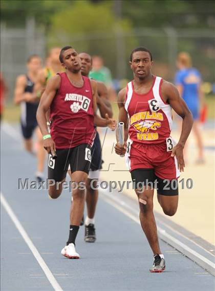 Thumbnail 2 in NCHSAA 3A Track and Field Championships photogallery.