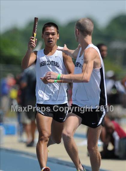 Thumbnail 1 in NCHSAA 3A Track and Field Championships photogallery.