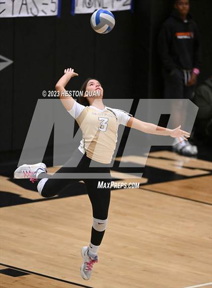 Thumbnail 2 in Dana Hills vs. Canyon (CIF-SS D3 Playoff) photogallery.
