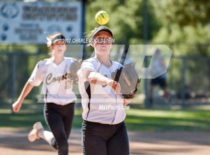 Thumbnail 1 in Calabasas @ Agoura photogallery.