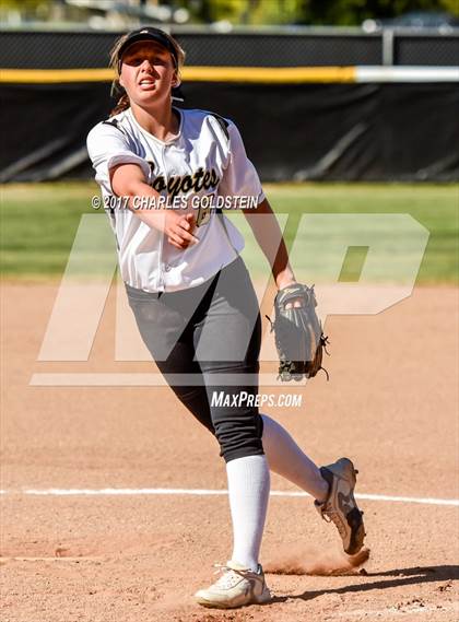 Thumbnail 1 in Calabasas @ Agoura photogallery.