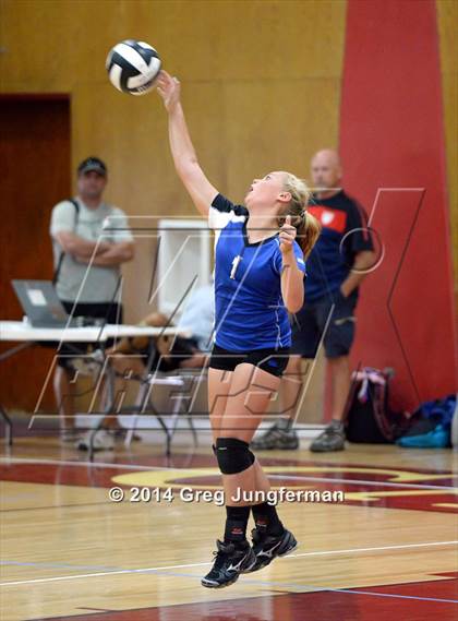 Thumbnail 2 in Analy @ Cardinal Newman photogallery.