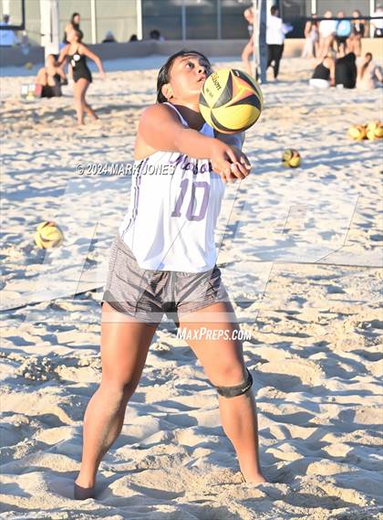 Thumbnail 3 in Xavier College Prep vs. Valley Vista (AIA DI Pairs Round 1 Playoff) photogallery.