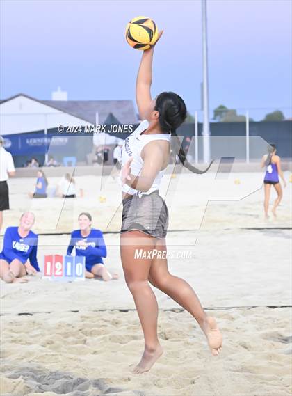 Thumbnail 3 in Xavier College Prep vs. Valley Vista (AIA DI Pairs Round 1 Playoff) photogallery.