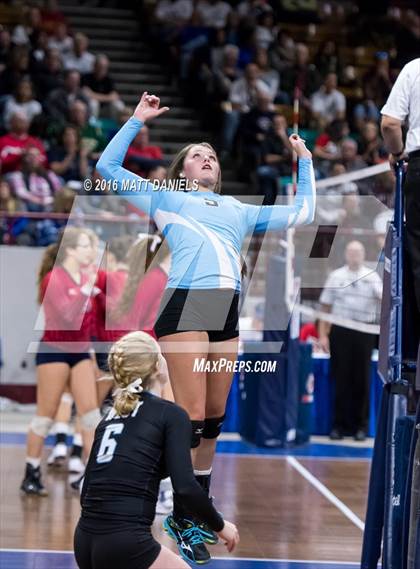 Thumbnail 3 in Montrose vs. Pueblo West (CHSAA 4A Playoff) photogallery.