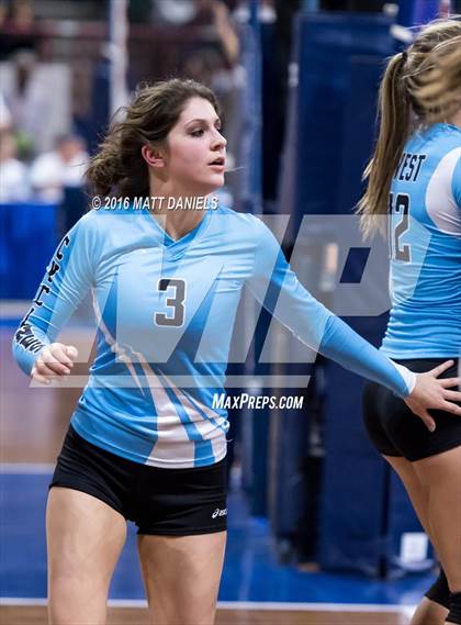 Thumbnail 2 in Montrose vs. Pueblo West (CHSAA 4A Playoff) photogallery.