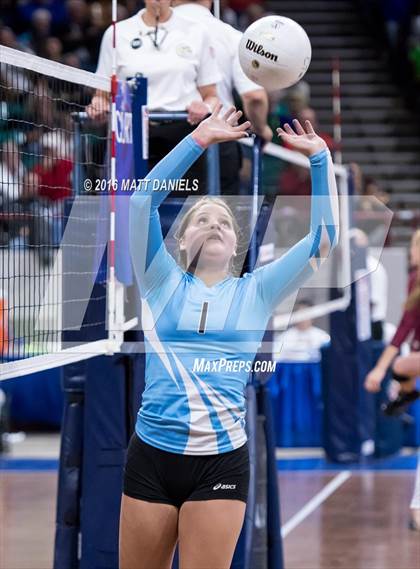 Thumbnail 3 in Montrose vs. Pueblo West (CHSAA 4A Playoff) photogallery.